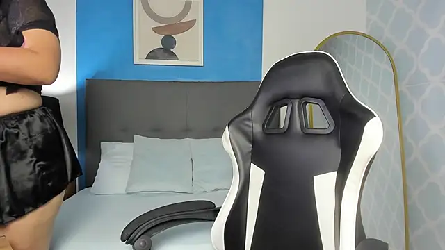 shanel smithh online show from 11/06/25, 12:09