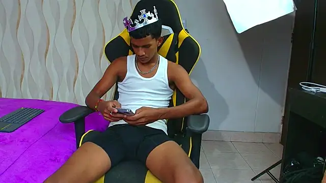 Boy savoy online show from 11/06/25, 07:40