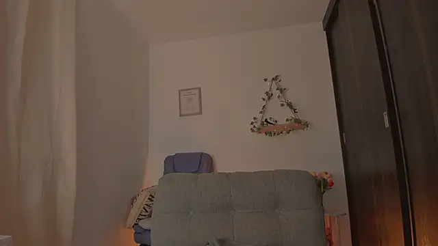bergmanamii online show from 04/21/26, 01:42