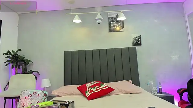 kendra london online show from 01/06/26, 11:14