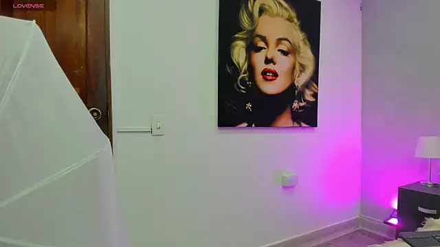 kendra london online show from 11/26/25, 11:10