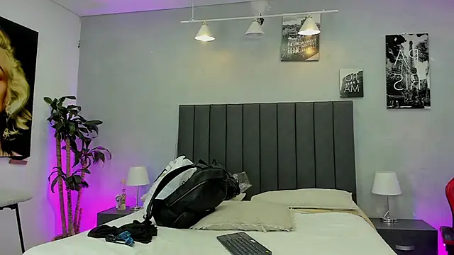 Snapshot of kendra_london chatting on 07/03/26, 11:17 kendra london online show from 07/03/26, 11:17