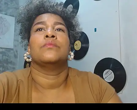 Snapshot of Ambar_foxy chatting on 11/15/25, 08:13 Ambar foxy online show from 11/15/25, 08:13