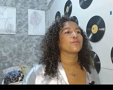 Snapshot of Ambar_foxy chatting on 11/14/25, 07:50 Ambar foxy online show from 11/14/25, 07:50