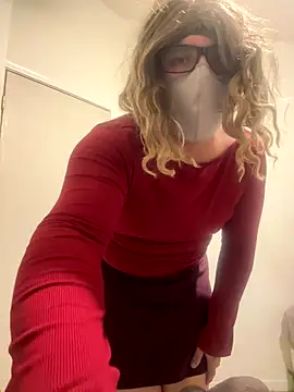 Snapshot of kittymia471 chatting on 11/02/25, 12:48 kittymia471 online show from 11/02/25, 12:48