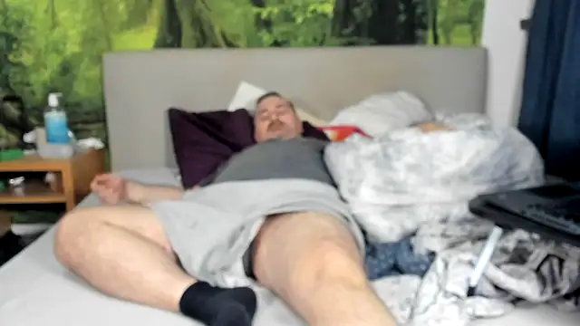 Snapshot of chubbydaddybear82 chatting on 11/16/25, 04:39 chubbydaddybear82 online show from 11/16/25, 04:39