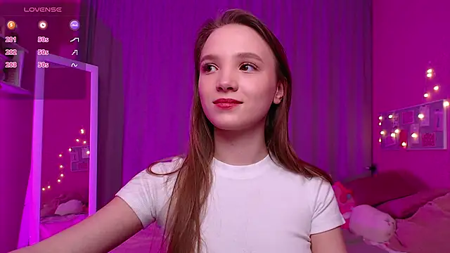 Adria Arjona online show from 02/18/26, 07:39