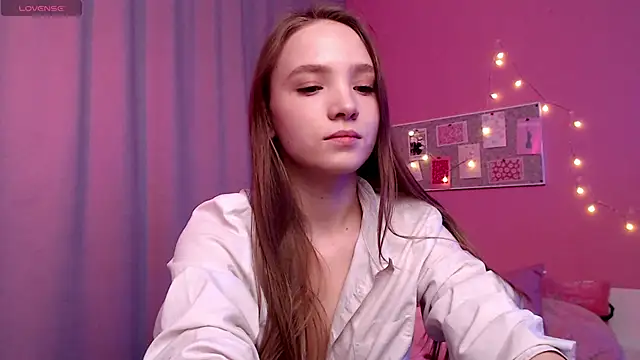 Adria Arjona online show from 03/17/26, 07:33