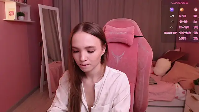 Adria Arjona online show from 02/06/26, 07:37