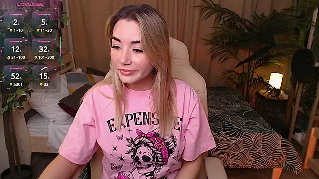 Rosie Mac online show from 11/25/25, 01:06