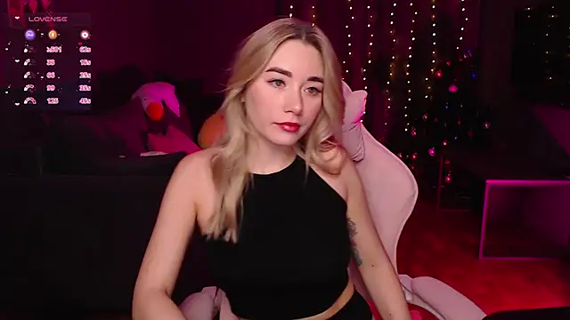 Snapshot of Rosie_Mac chatting on 01/13/26, 01:31 Rosie Mac online show from 01/13/26, 01:31