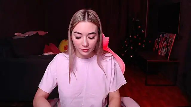 Rosie Mac online show from 12/17/25, 02:16