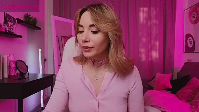 Rosie Mac online show from 05/15/26, 01:03