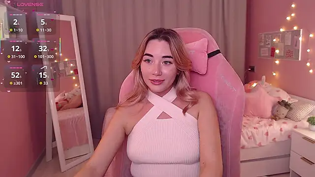 Rosie Mac online show from 11/18/25, 01:10