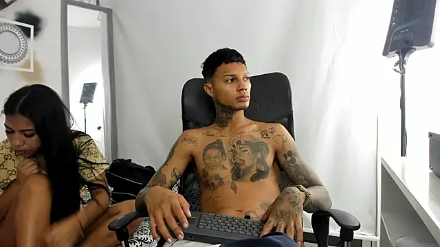 YuleimysAndAlex online show from 11/23/25, 03:05