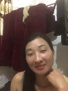 Snapshot of wees-lind chatting on 11/04/25, 02:43 wees-lind online show from 11/04/25, 02:43