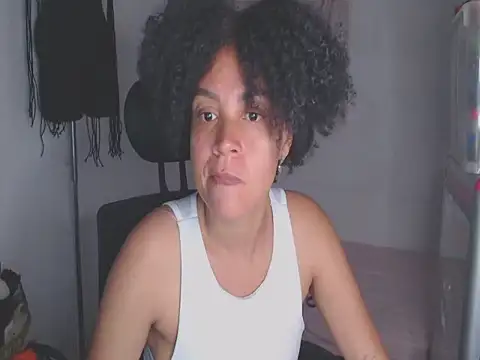Snapshot of shayna_cute chatting on 05/10/26, 12:36 shayna cute online show from 05/10/26, 12:36