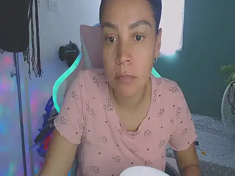 shayna cute online show from 07/23/26, 09:33