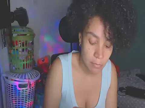 Snapshot of shayna_cute chatting on 06/16/26, 12:21 shayna cute online show from 06/16/26, 12:21