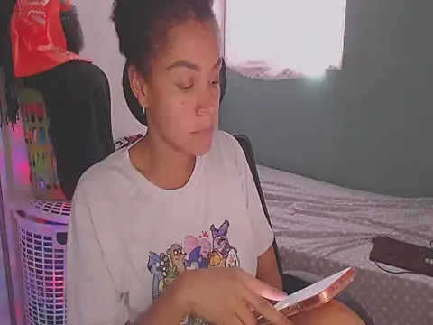 Snapshot of shayna_cute chatting on 06/18/26, 09:53 shayna cute online show from 06/18/26, 09:53