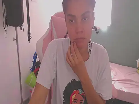 shayna cute online show from 07/16/26, 07:33