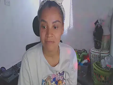 Snapshot of shayna_cute chatting on 05/27/26, 08:27 shayna cute online show from 05/27/26, 08:27