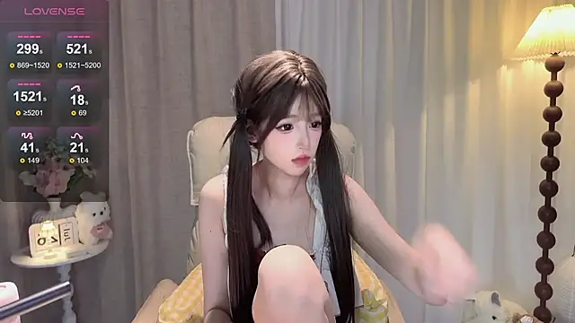 Snapshot of Yaiyigirl chatting on 07/27/26, 04:36 Yaiyigirl online show from 07/27/26, 04:36