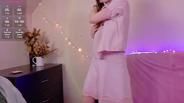 TinyMuse  online show from 11/20/25, 11:44