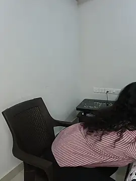 Snapshot of ITZ_GURU chatting on 06/11/26, 03:31 ITZ GURU online show from 06/11/26, 03:31