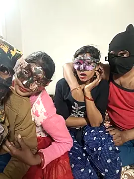 Snapshot of Real-Family chatting on 01/16/26, 06:01 Real-Family online show from 01/16/26, 06:01