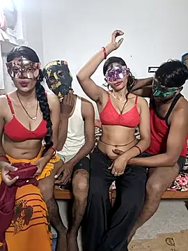 Snapshot of Real-Family chatting on 12/18/25, 05:06 Real-Family online show from 12/18/25, 05:06