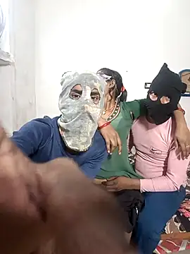 Snapshot of Real-Family chatting on 01/09/26, 05:31 Real-Family online show from 01/09/26, 05:31