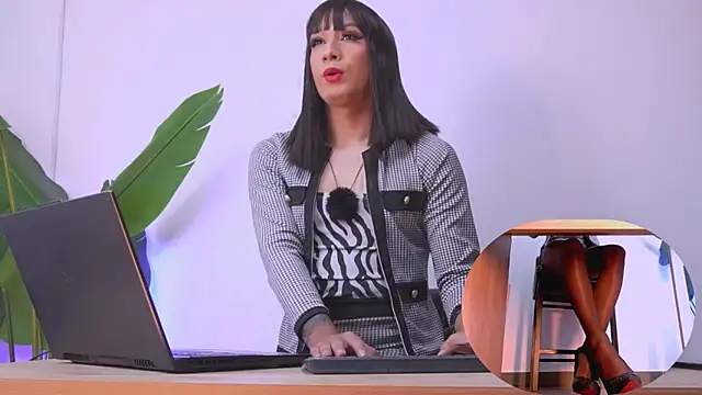 nylonisabella online show from 04/02/26, 06:14