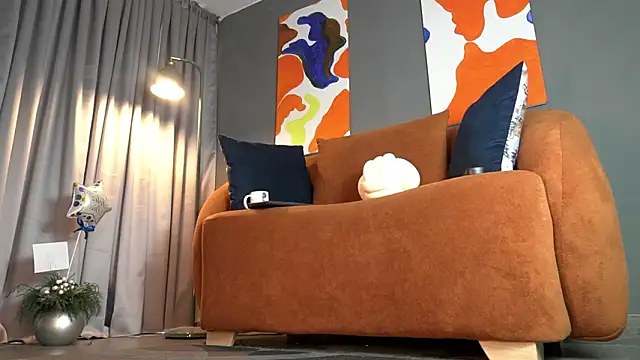 nylonisabella online show from 01/14/26, 08:45