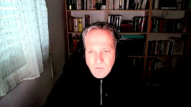 ChocolatMilka44 online show from 11/02/25, 01:27