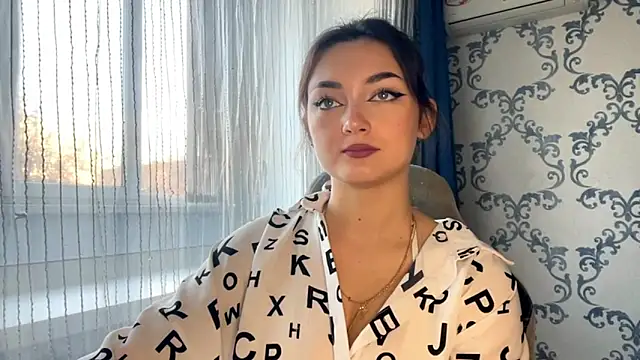 TwotyBright online show from 11/18/25, 08:06