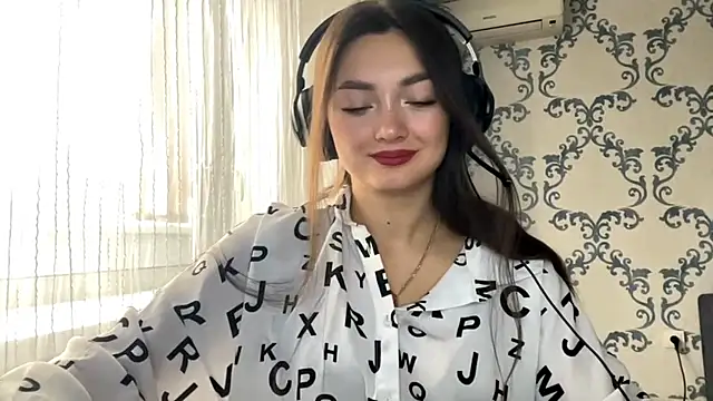 TwotyBright online show from 11/06/25, 08:07