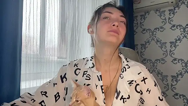 TwotyBright online show from 11/28/25, 08:14