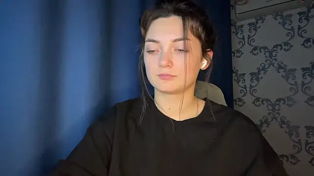 TwotyBright online show from 11/25/25, 04:18