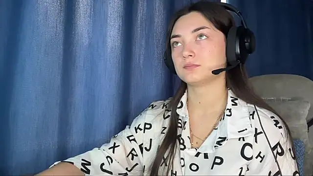 TwotyBright online show from 12/15/25, 06:08