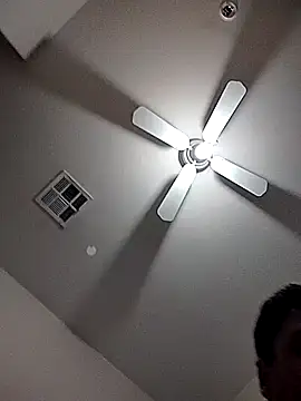 m8je online show from 11/17/25, 09:13