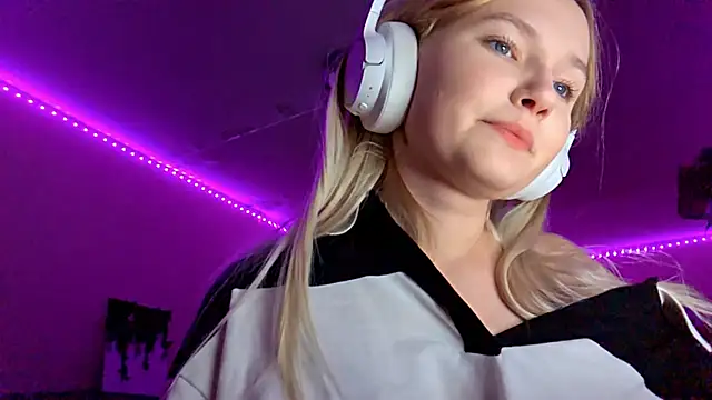 KarinRobertson online show from 11/13/25, 06:12