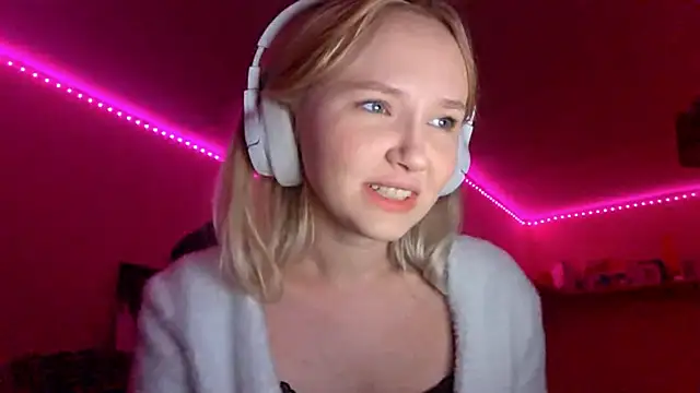 KarinRobertson online show from 11/11/25, 05:19