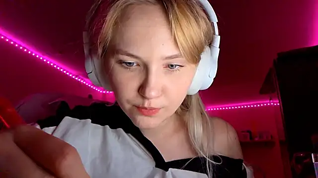 KarinRobertson online show from 11/28/25, 06:30