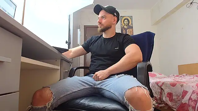 Snapshot of Ryanstone_ chatting on 06/03/26, 04:24 Ryanstone online show from 06/03/26, 04:24