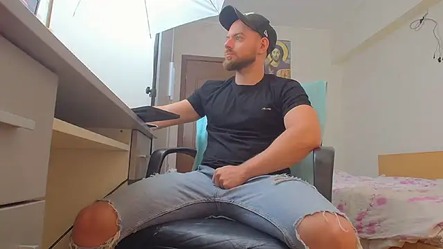 Snapshot of Ryanstone_ chatting on 07/10/26, 06:13 Ryanstone online show from 07/10/26, 06:13