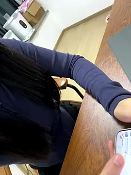 Snapshot of VVCC852 chatting on 11/06/25, 02:10 VVCC852 online show from 11/06/25, 02:10