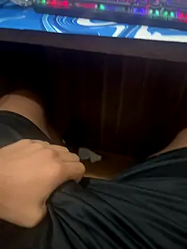 Novinhode18   online show from 12/17/25, 07:13