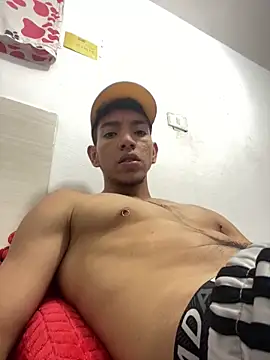 Snapshot of johnvixx chatting on 11/03/25, 12:49 johnvixx online show from 11/03/25, 12:49