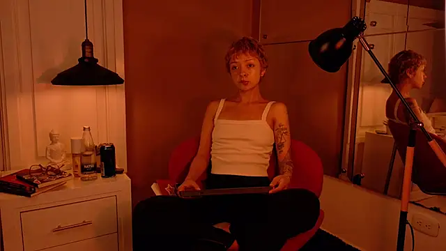 Snapshot of Raven444 chatting on 11/07/25, 10:24 Raven444 online show from 11/07/25, 10:24